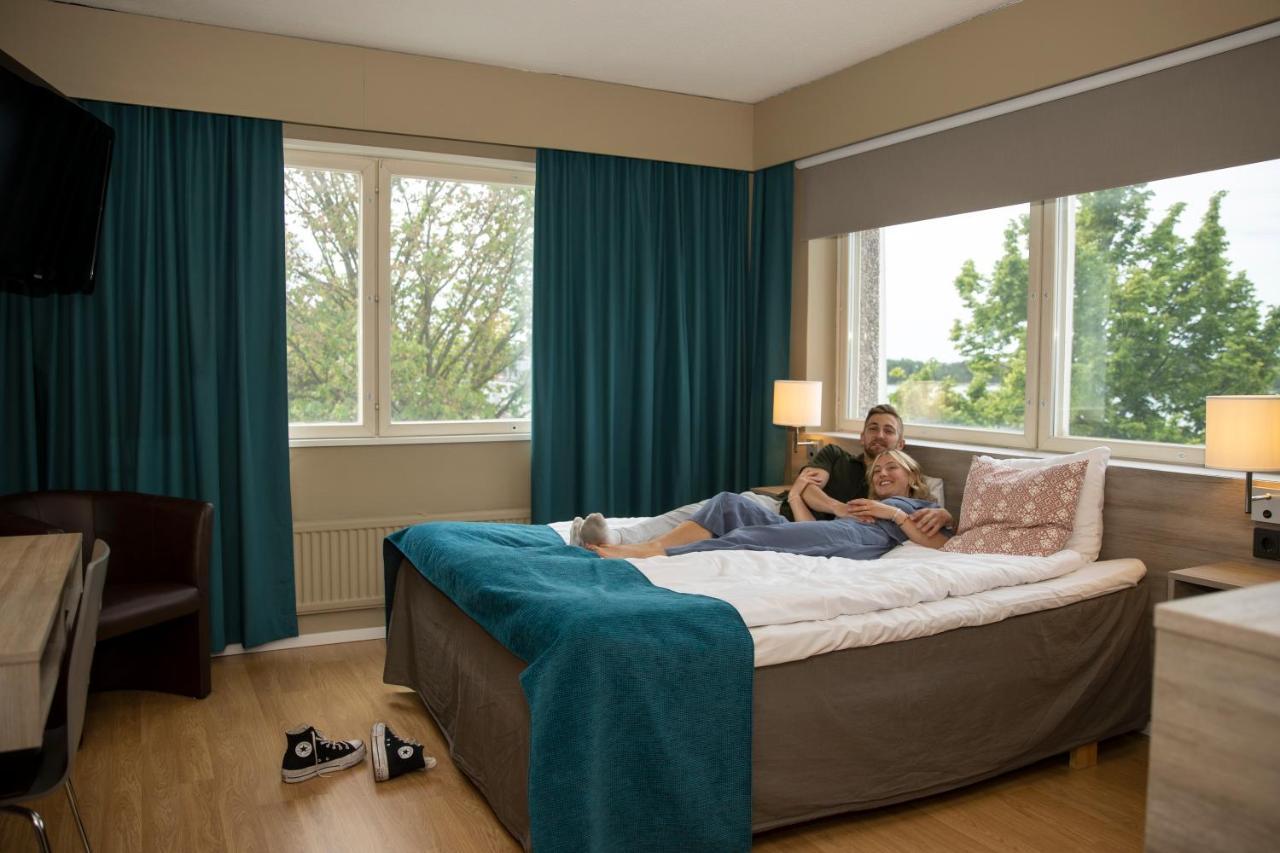 Hotel Adlon Mariehamn Bagian luar foto