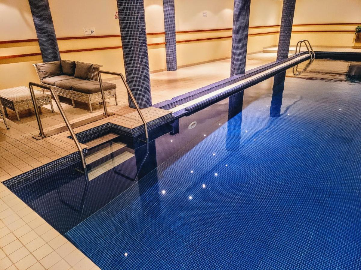 Hotel Adlon Mariehamn Bagian luar foto