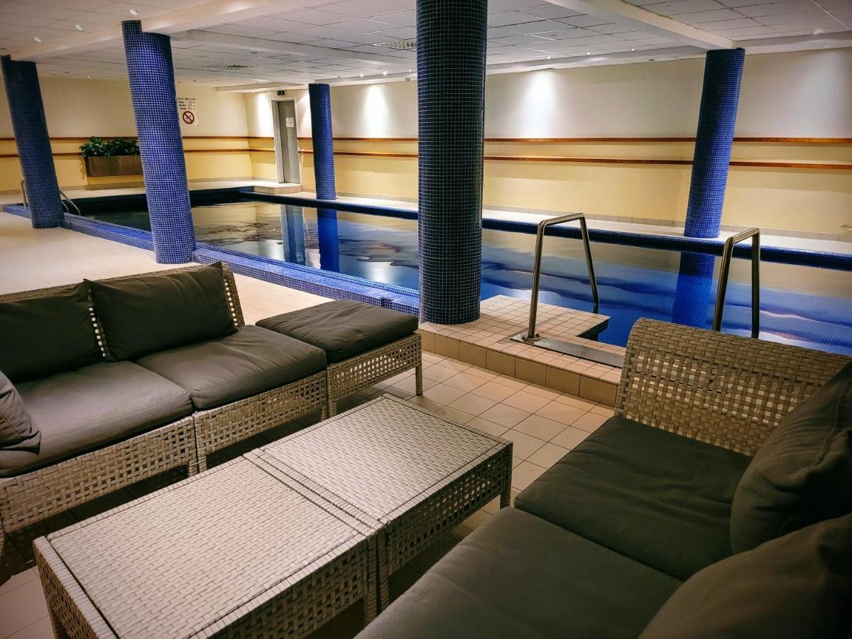 Hotel Adlon Mariehamn Bagian luar foto