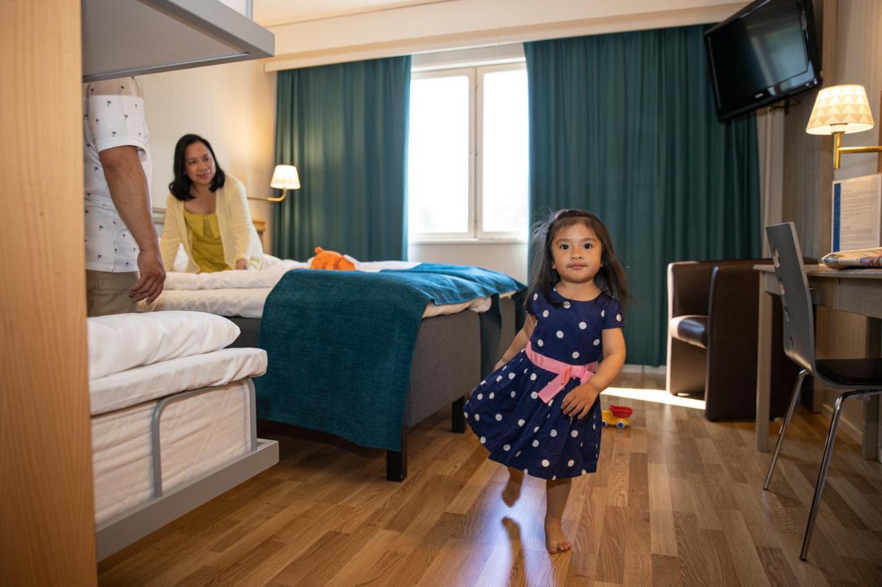 Hotel Adlon Mariehamn Bagian luar foto