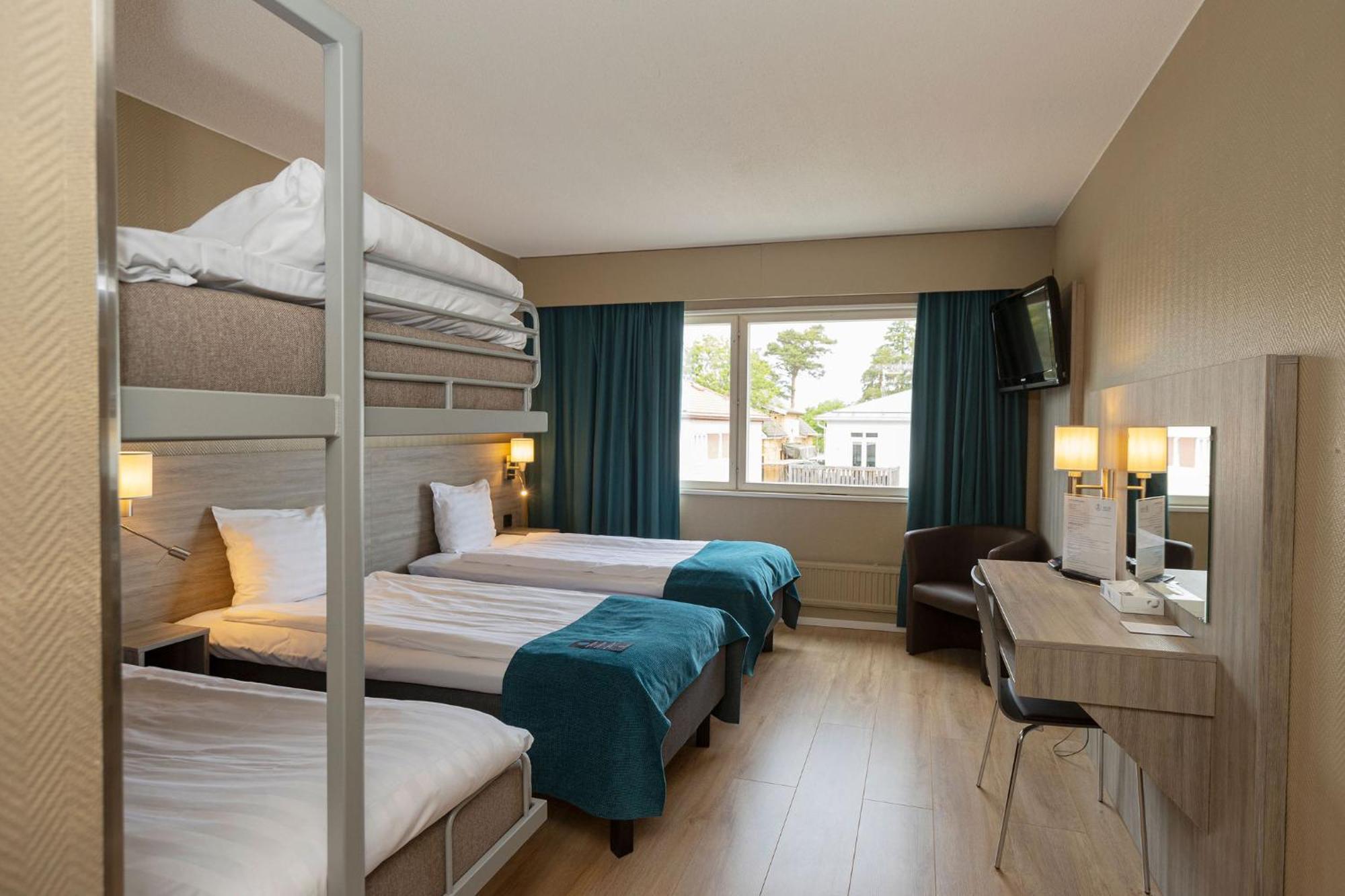 Hotel Adlon Mariehamn Bagian luar foto
