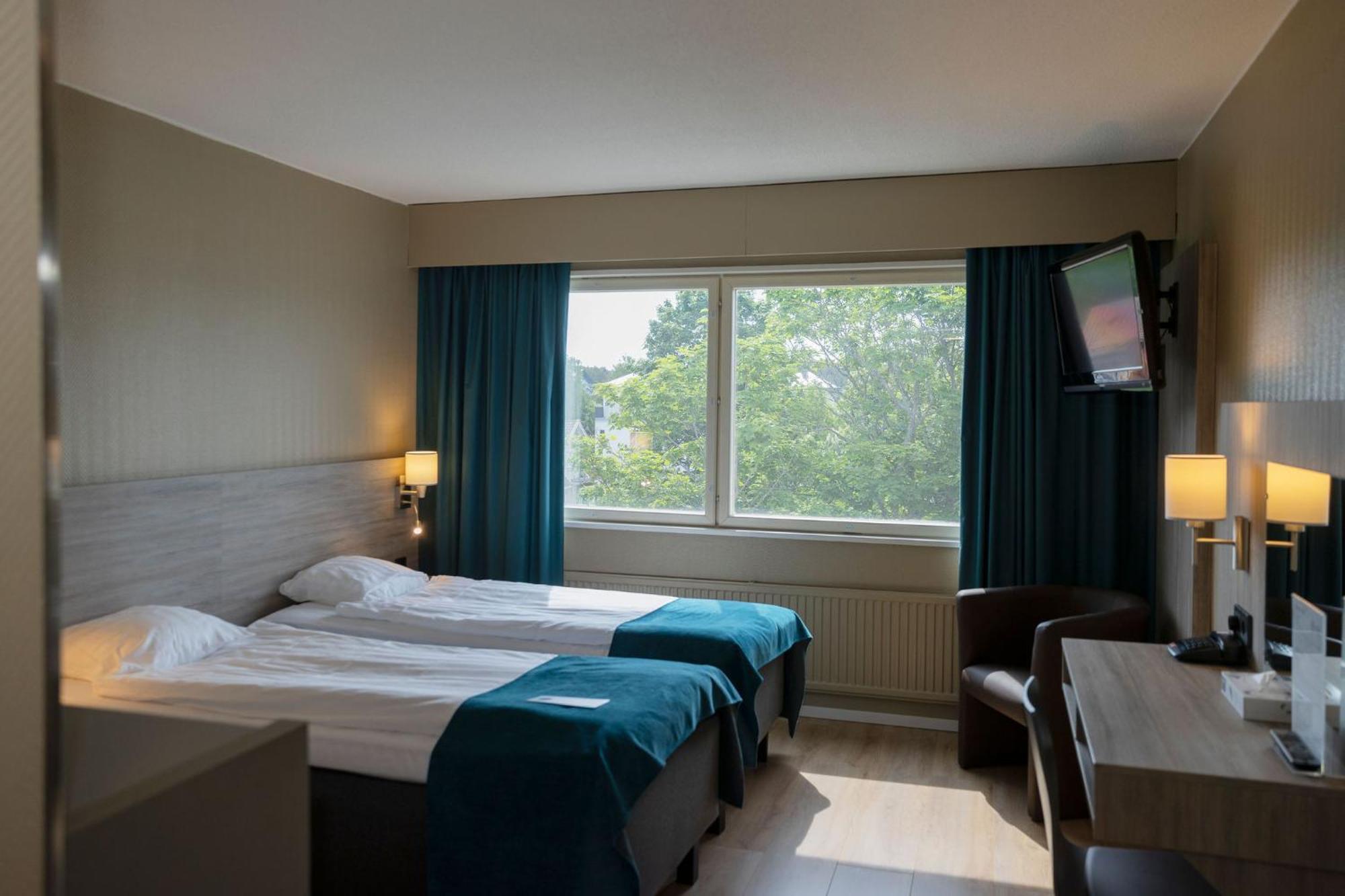 Hotel Adlon Mariehamn Bagian luar foto