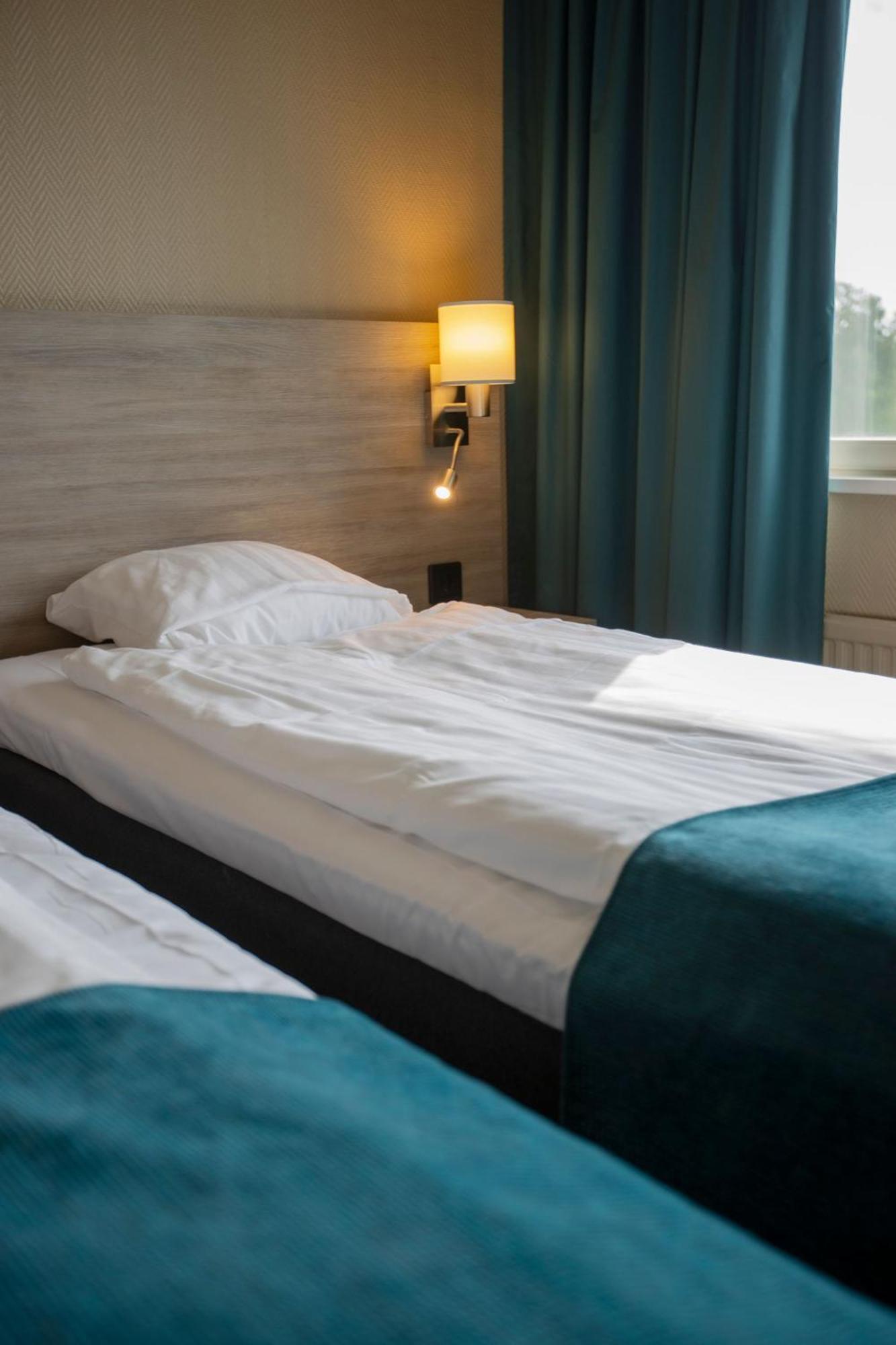 Hotel Adlon Mariehamn Bagian luar foto
