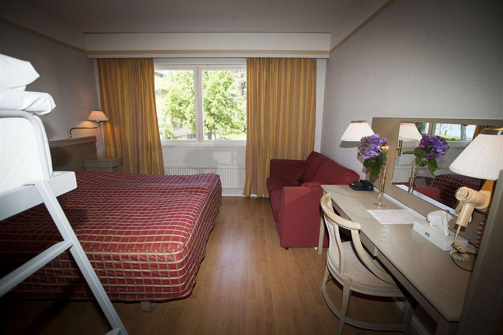 Hotel Adlon Mariehamn Bagian luar foto