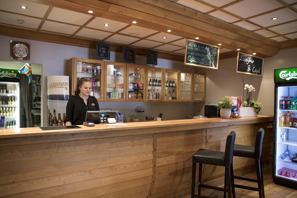 Hotel Adlon Mariehamn Bagian luar foto