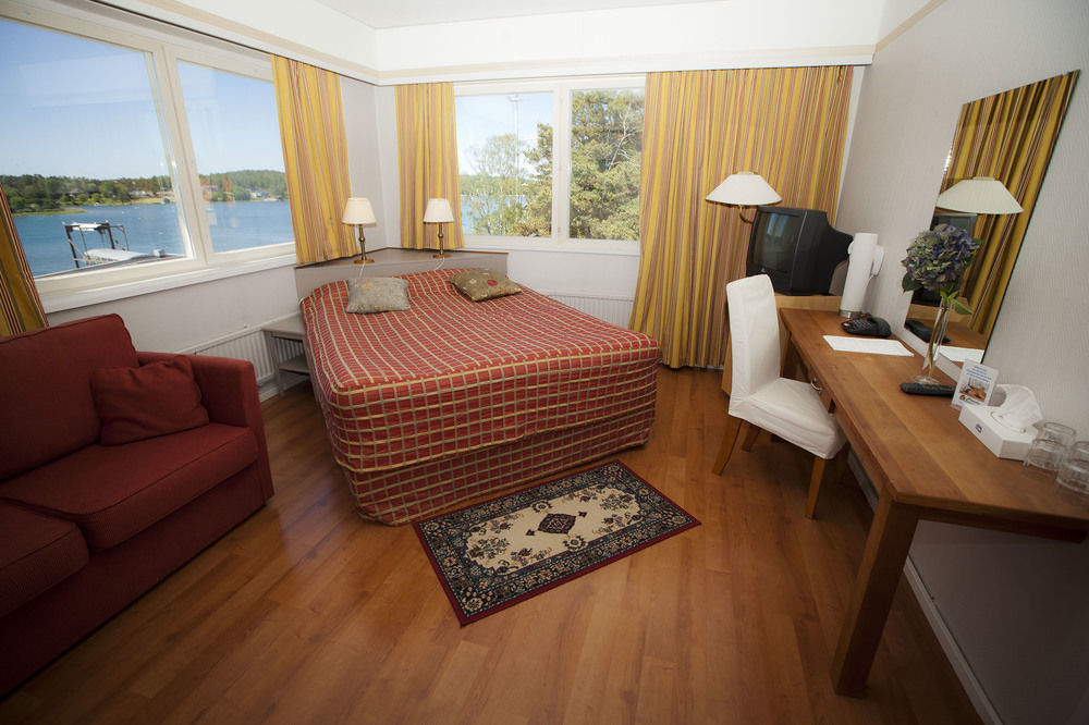Hotel Adlon Mariehamn Bagian luar foto